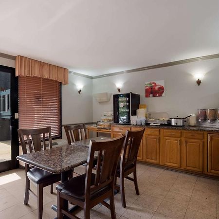 Quality Inn Fort Jackson Колумбія Екстер'єр фото