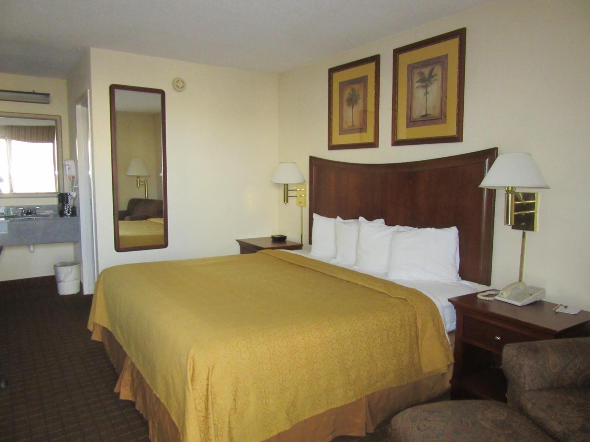 Quality Inn Fort Jackson Колумбія Номер фото