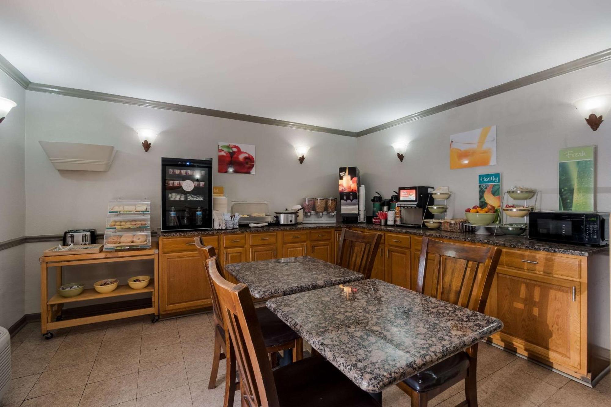 Quality Inn Fort Jackson Колумбія Екстер'єр фото