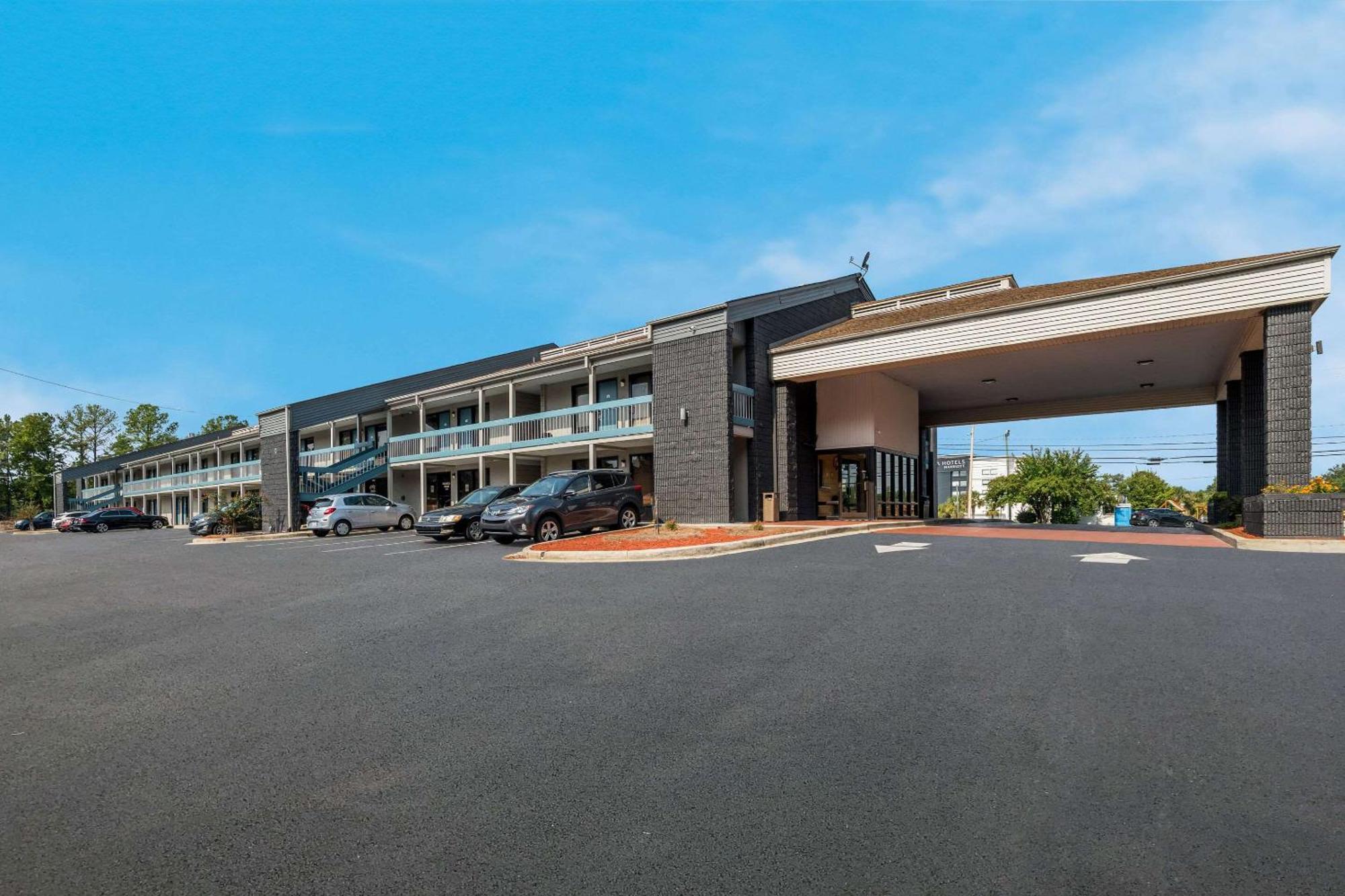 Quality Inn Fort Jackson Колумбія Екстер'єр фото