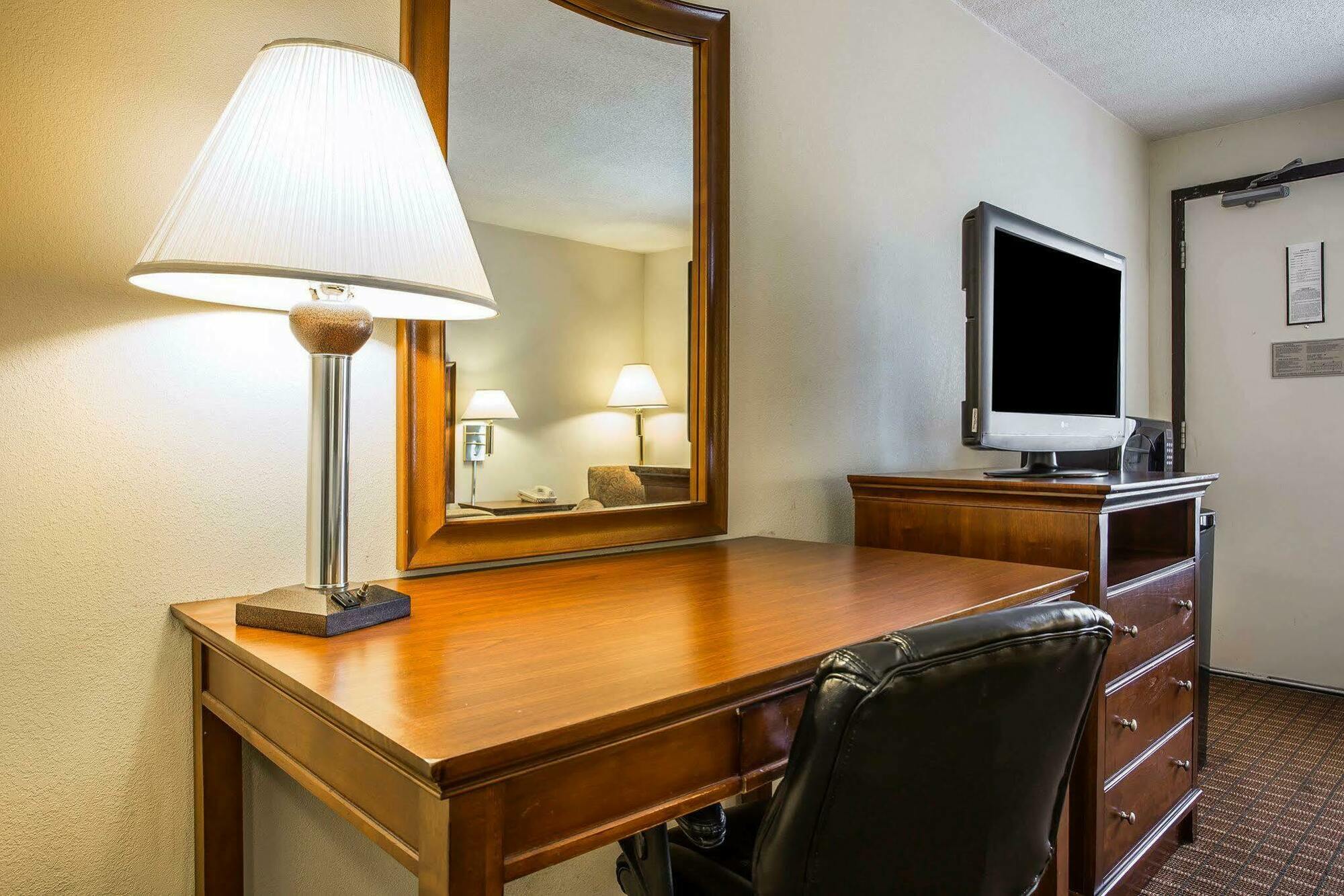 Quality Inn Fort Jackson Колумбія Екстер'єр фото