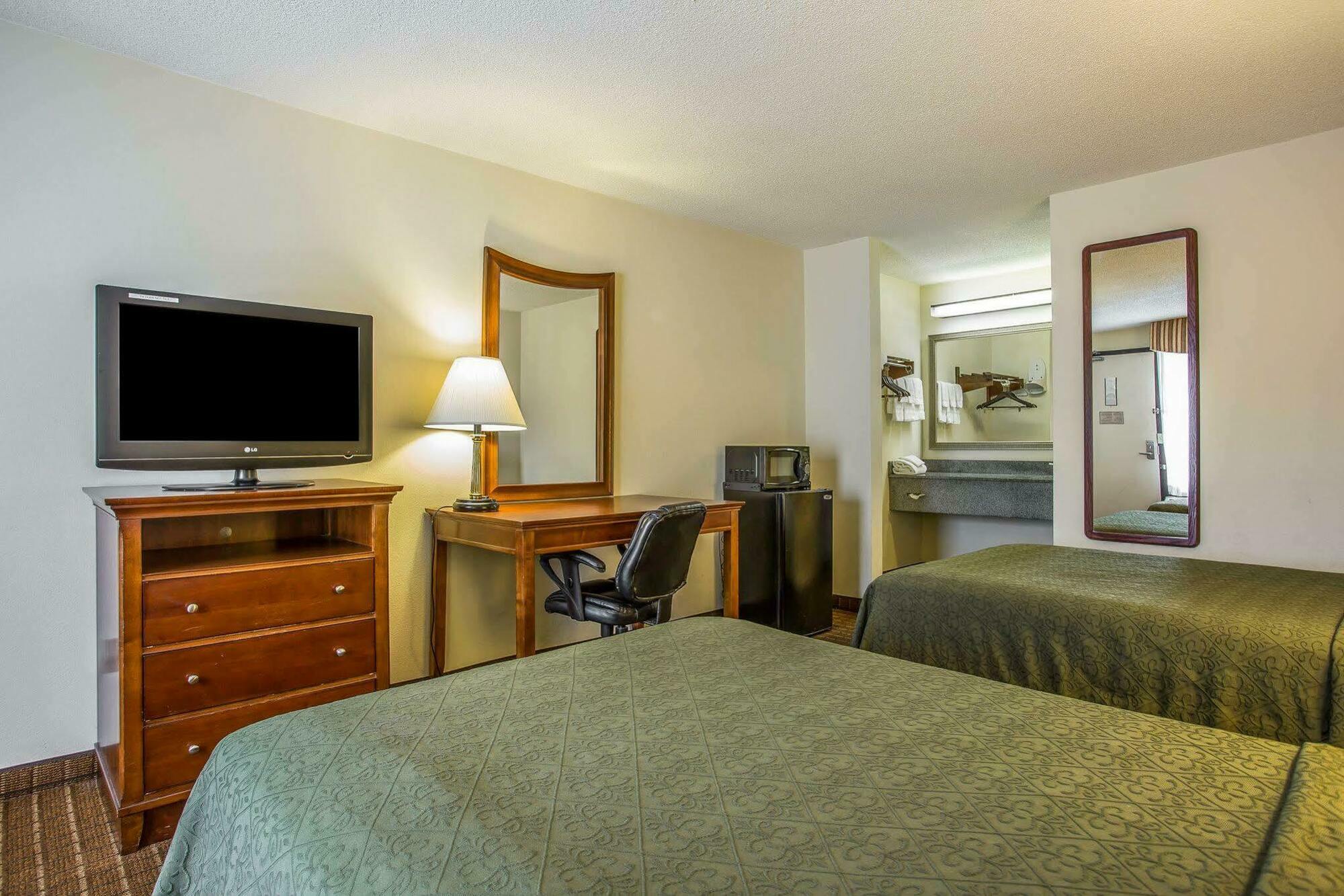 Quality Inn Fort Jackson Колумбія Екстер'єр фото